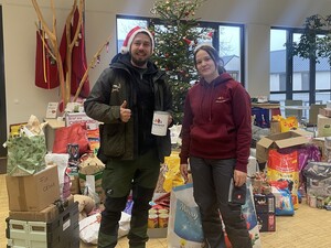 © Landestierschutz Burgenland Kevin Bader-Mersich mit Lara-Ines Konrath bei der Spendenübergabe im Tierschutzhaus Sonnenhof