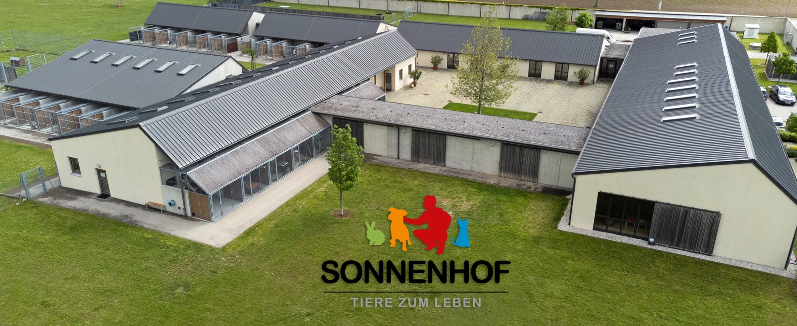 Luftansicht Sonnenhof mit Logo